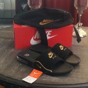 Nike flip flop and fanny pack size 11 women